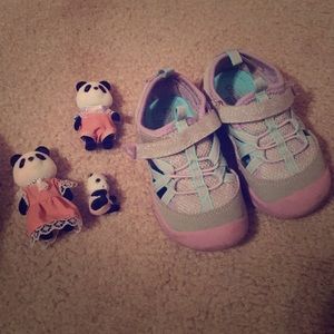 2x$10 Super fun little girls shoes